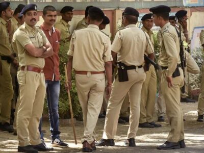 हाथरस: कारोबारी के घर लूट से आक्रोश, पुलिस को दो दिन का समय