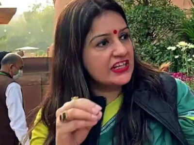 राज्यसभा से निलंबित किए जाने के बाद प्रियंका चतुर्वेदी ने संसद टीवी के एंकर पद से दिया इस्तीफा