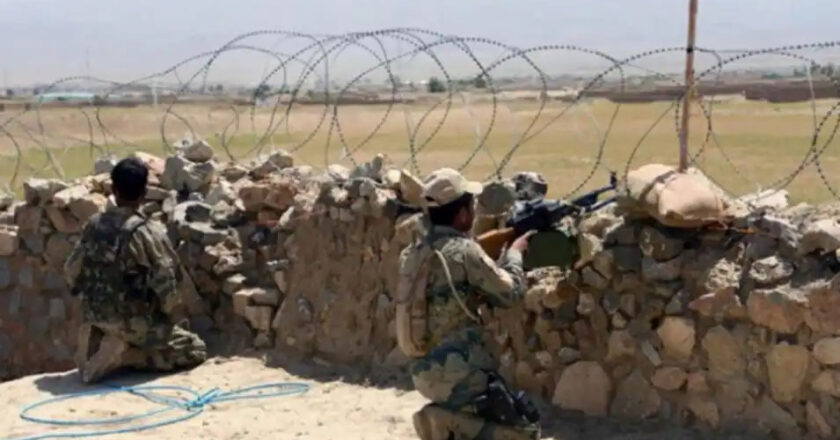 इमरान खान को उल्टा पड़ने लगा खेल, पाकिस्तानी सेना और तालिबान के बीच गोलीबारी