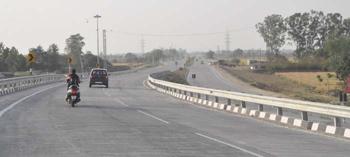 लुधियाना के लाडोवाल बाईपास से गुजरने वाले वाहन चालकाें को 2 बार देना हाेगा टोल