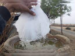 राजस्थान में कड़ाके की ठंड, जैसलमेर में जमा पानी