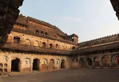 यूपी के बांदा का कालिंजर किला- जहां विष पीकर भी महादेव ने दी थी काल को मात, करें नीलकंठ महादेव के दर्शन