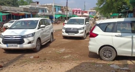 कलेक्टर रानू साहू के गृहग्राम पांडुका पहुंची ईडी की टीम