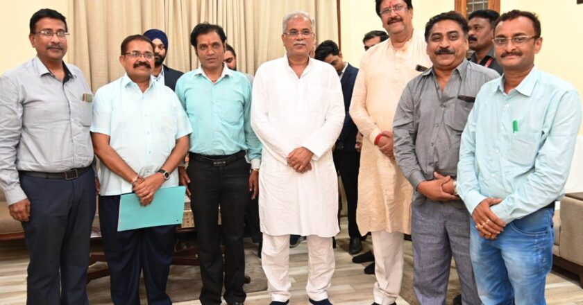 मुख्यमंत्री को शासकीय नागार्जुन स्नातकोत्तर विज्ञान महाविद्यालय रायपुर के हीरक जयंती कार्यक्रम में शामिल होने का आमंत्रण