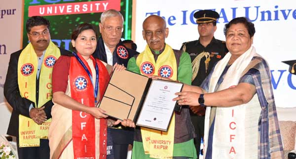 अपनी क्षमता का विकास कर, रोजगार लेने वाले से इतर रोजगार देने वाले बनें : उइके