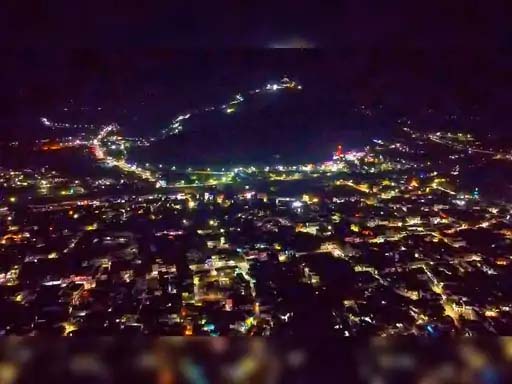 जगमगा रहा है मां बम्लेश्वरी का दरबार