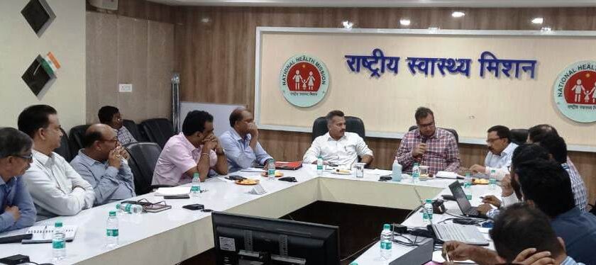 एनीमिया और सिकलसेल की रोकथाम के लिए स्वास्थ्य संचालक ने स्वयंसेवी संगठनों की ली बैठक