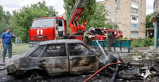रूसी सेना के अटैक से यूक्रेन की कई इमारतें तबाह