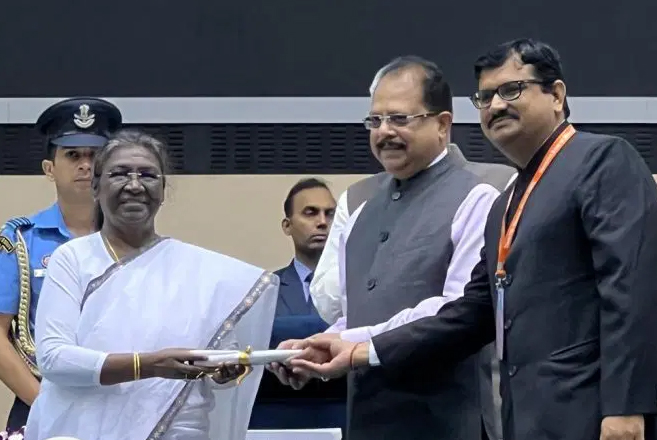 जल जीवन मिशन में बुरहानपुर ने पाया देश में पहला स्थान ,राष्ट्रपति मुर्मू ने किया सम्मानित