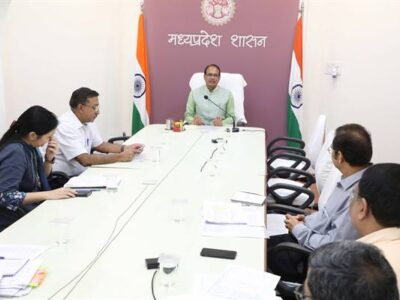 खाद की उपलब्धता के साथ भंडारण और वितरण भी व्यवस्थित हो – मुख्यमंत्री चौहान