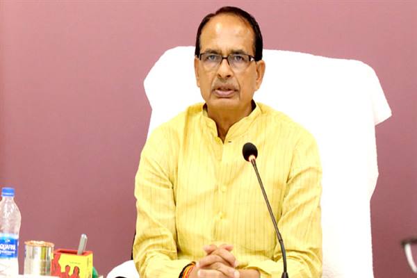 प्राकृतिक खेती को मिशन मोड में अपनाने से हम आने वाली पीढ़ी के लिए धरती को सुरक्षित स्वरूप में छोड़ पाएंगे – मुख्यमंत्री चौहान