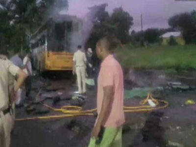 नासिक यात्रियों से भरी बस में लगी आग, जिंदा जले 11 लोग,एक बच्चा भी शामिल