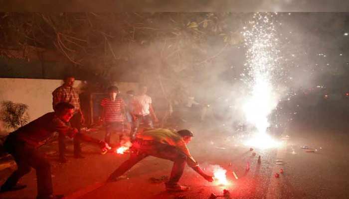 जबलपुर जिला प्रशासन ने पटाखे फोड़ने की गाइडलाइन जारी की