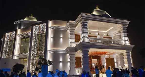 दुबई में  नए हिंदू मंदिर का उद्घाटन हुआ ,16 देवी-देवताओं की मूर्तियां स्थापित