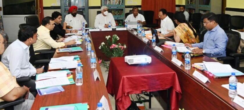 सरकारी अस्पतालों में सभी आवश्यक दवाओं का स्टाक जरूरी: सिंहदेव