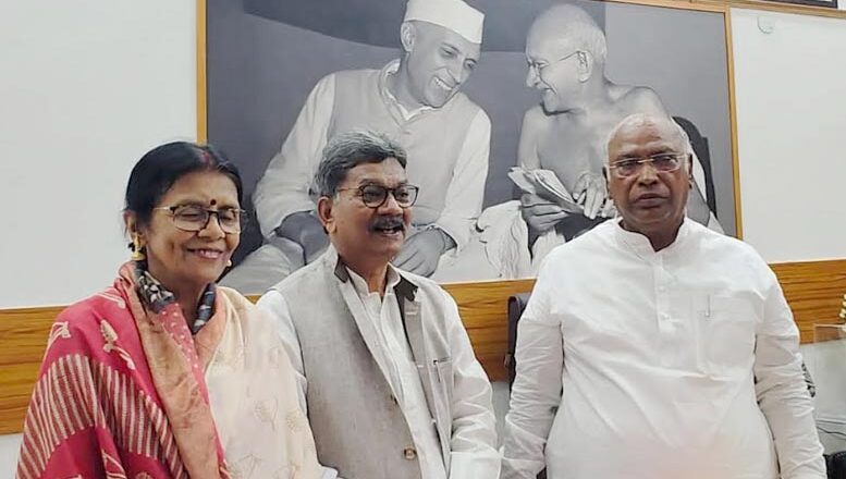 विस अध्यक्ष व कोरबा सांसद ने कांग्रेस अध्यक्ष खडगे को दी बधाई