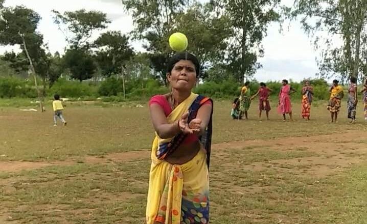 एक हाथ से छत्तीसगढिया ओलंपिक में अपना दमखम दिखाती गुरबारी की अनूठी है कहानी