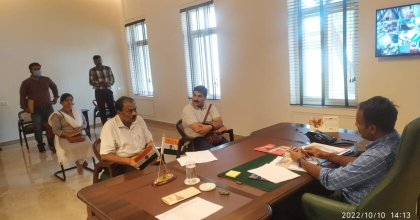 कलेक्टर ने खजुराहो के मंदिर-मूर्तियों के संरक्षण के संबंध में पुरातत्व अधिकारियों के साथ विशेष बैठक की