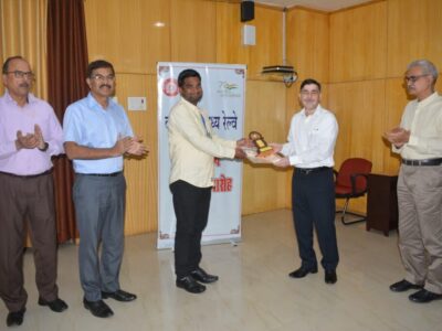 यात्रियों की समस्याओं/शिकायतों के त्वरित निराकरण करने वाले रेल कर्मी सम्मानित