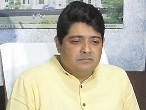 ठेकेदार काम नहीं करता है तो ठेका रद्द करें : महापौर