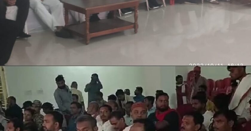 सतना जिला अधिकारी, पुलिस अधीक्षक समेत विभिन्न अधिकारी और साधु-संत व स्थानीय लोग देख रहे महाकाल लोक का लोकार्पण