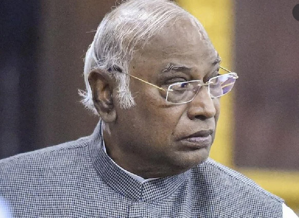 राज्यसभा का नेता प्रतिपक्ष पद से मल्लिकार्जुन खड़गे ने दिया त्यागपत्र