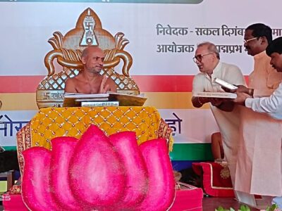 बच्चों को मात्र पीठ पर बस्ते लादकर स्कूल मत भेजो,घर में भी संस्कार की कक्षा लगाओ : आचार्यश्री विशुद्ध सागर जी महाराज