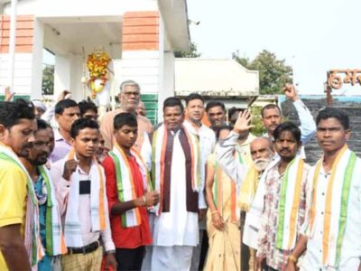 मंत्री लखमा ने 10 सीपीआई कार्यकतार्ओं को कांग्रेस प्रवेश करवाया