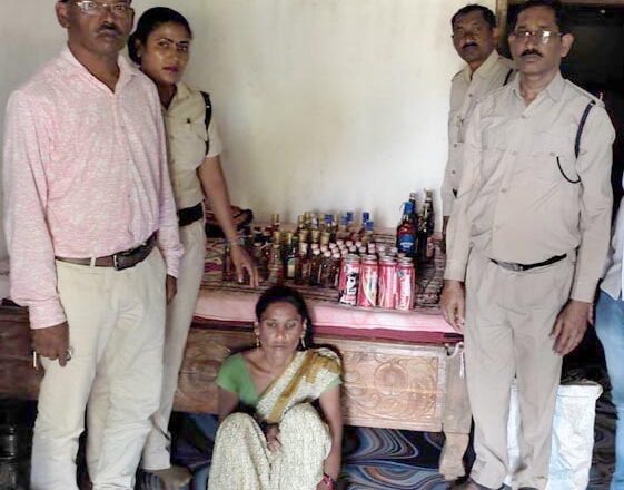 23.755 बल्क लीटर अवैध शराब के साथ महिला गिरफ्तार