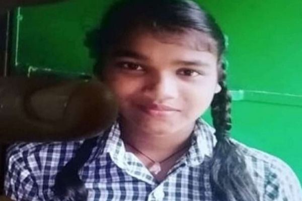 नकल की जांच के लिए कपड़े उतारने से आहत छात्रा का आत्मदाह