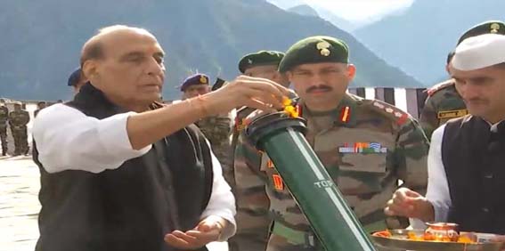 भारत एकमात्र ऐसा देश जहां होती है शास्त्र और शस्त्र की पूजा-राजनाथ सिंह