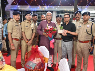 मुख्यमंत्री से रायपुर पुलिस प्रशासन के अधिकारियों ने मुलाकात कर दी दीपावली शुभकामनाएं