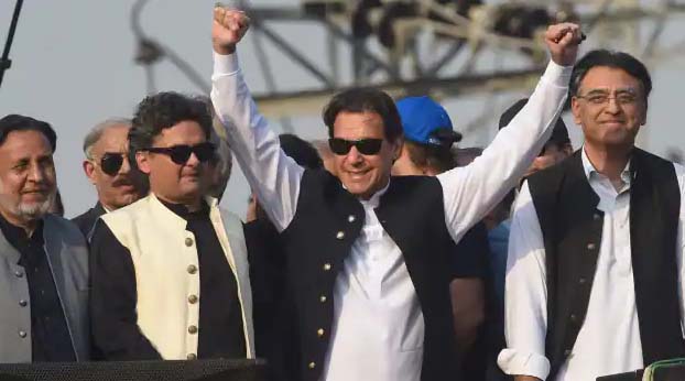 पाक में गृहयुद्ध के बन रहे हालात, मुसीबत लाएगा इमरान की ‘हकीकी आजादी’