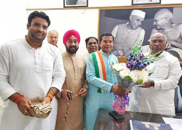 छग कांग्रेस ने नये राष्ट्रीय अध्यक्ष खडगे से मुलाकात कर दी बधाई