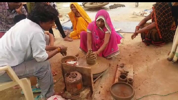 माटीकला उद्यमियों का 15 दिवसीय प्रशिक्षण जारी