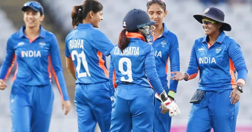 BCCI का ऐलान पुरुष-महिला क्रिकेटर्स को मिलेगी समान फीस