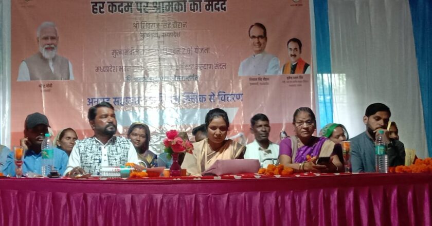 संबल योजना 2.0 के तहत श्रमिकों के खातों में सिंगल क्लिक से सहायता राशि वितरित