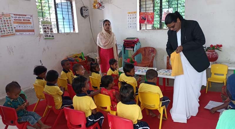 आंगनवाड़ी केंद्र चिल्हारी में हुआ बाल भोज का आयोजन