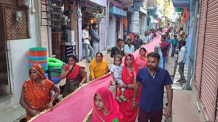 माता के जयकारो से गूंज उठा नगर,ऐतिहासिक चुनरी यात्रा में हजारों भक्तगण हुए शामिल