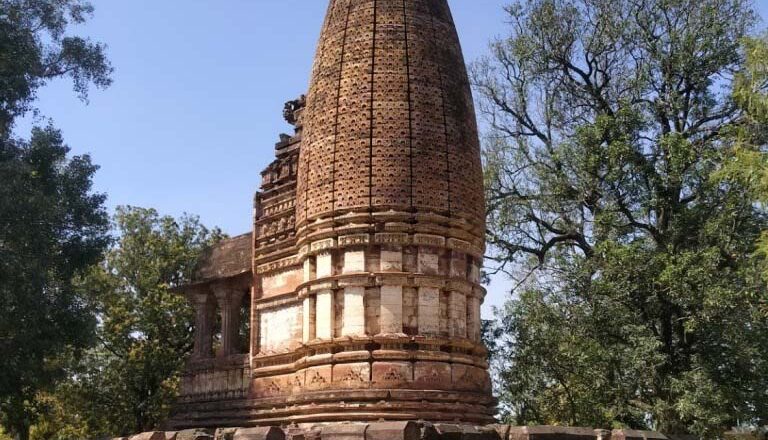 प्रकृति की गोद में बसा शिवसाधना का प्राचीनतम केन्द्र चन्दरेह मंदिर