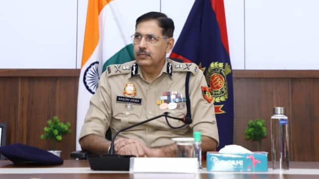 दुर्गा पूजा में हाई अलर्ट पर प्रशासन, पटना में 230 जगहों पर तैनात रहेंगे मजिस्ट्रेट