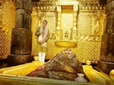 केदारनाथ गर्भगृह से अध्यक्ष अजेंद्र अजय की फोटो वायरल