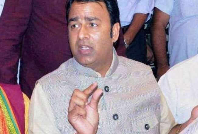 विधायक संगीत सोम को कोर्ट ने अखलाक हत्याकांड में दोषी करार दिया