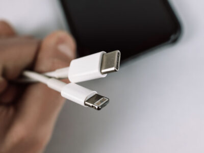मोबाइल फोन, टैबलेट और कैमरों की चार्जिंग के लिए यूरोपीय संघ ने लिया फैसला