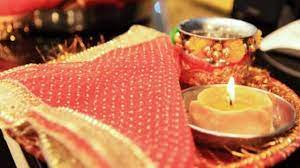 इन चीजें के बिना अधूरी मानी जाती है करवा चौथ पूजा की थाली
