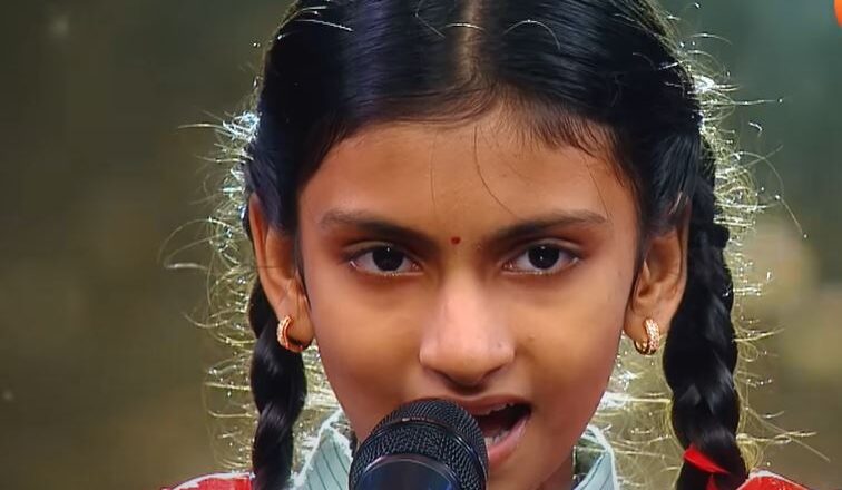 आटो ड्राइवर की बेटी ज्ञानेश्वरी की गायन कुशलता से प्रभावित मुख्यमंत्री ने किया उनका सत्कार