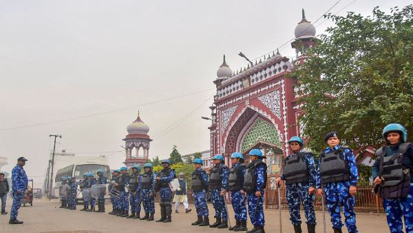 AMU में ‘पाकिस्तान जिंदाबाद’ का नारा लगाने के लिए छात्र पर दबाव, यूपी पुलिस ने कहा- शिकायत में जिक्र ही नहीं