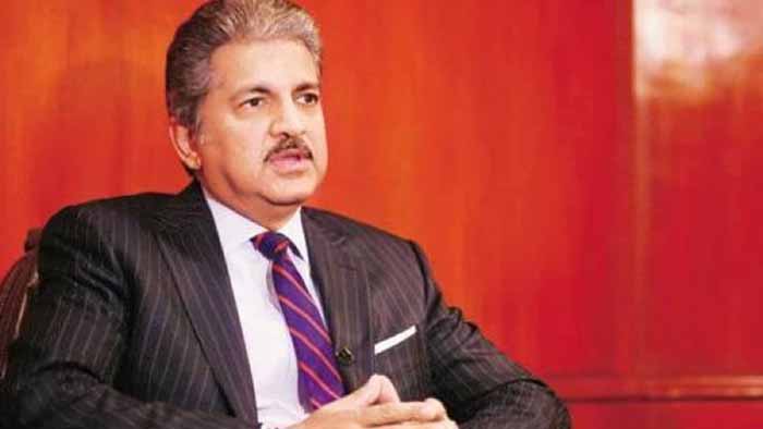 100 साल के सैन्य अधिकारी ने व्हीलचेयर से उठकर किया सैल्यूट, आनंद महिंद्रा बोले- रोंगटे खड़े हो गए