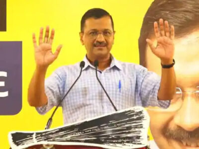 गुजरात की महिलाओं के लिए केजरीवाल का बड़ा ऐलान, सरकार बनी तो खाते में देंगे इतने रुपए