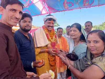 अपनी बुराईयो को मुझे अर्पित करे- करन सीग लोधी